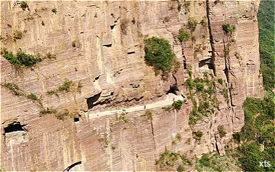 穿越南太行挂壁公路、龙门石窟、地坑院6日游自驾